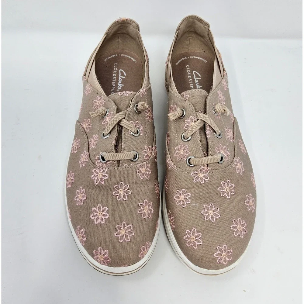 Clarks Shoes Sneaker Women 8 NEW Cloudsteppers Floral Embroidery Taupe Pink Tan